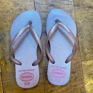 Havaianas rose gold flip flops. Size USA 11/12 Toddler